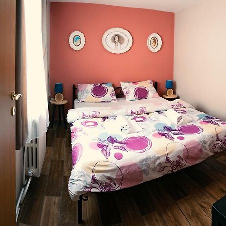 Universe Hostel Скопье Экстерьер фото