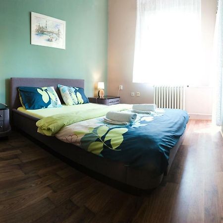 Universe Hostel Скопье Экстерьер фото