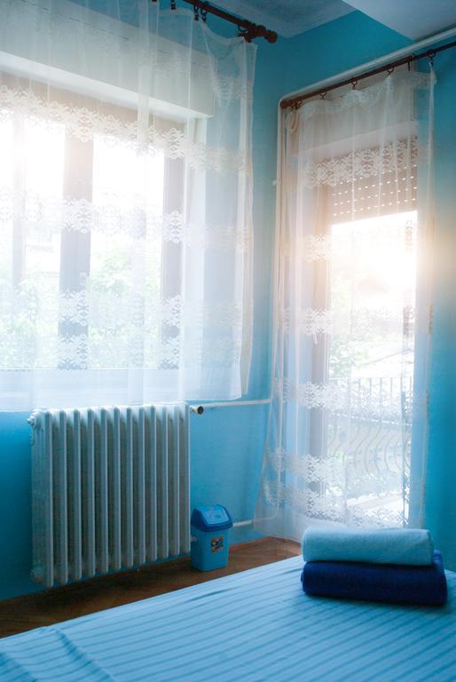Universe Hostel Скопье Номер фото