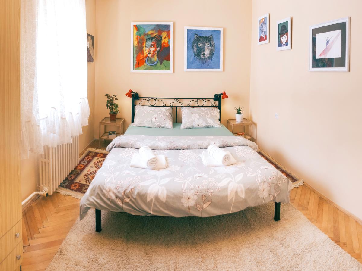 Universe Hostel Скопье Экстерьер фото